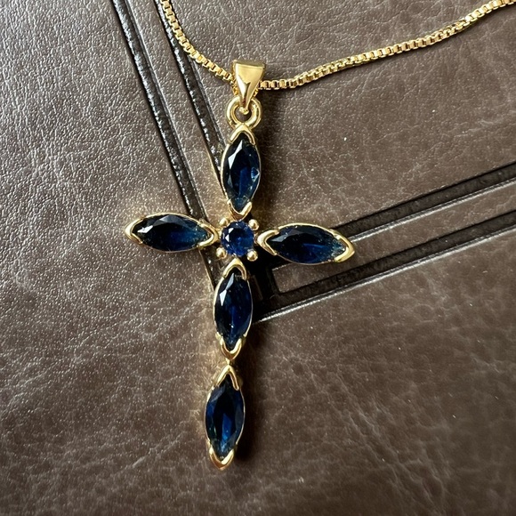 Elegant Gold and Blue Cross Pendant Adjustable Necklace - Picture 4 of 5